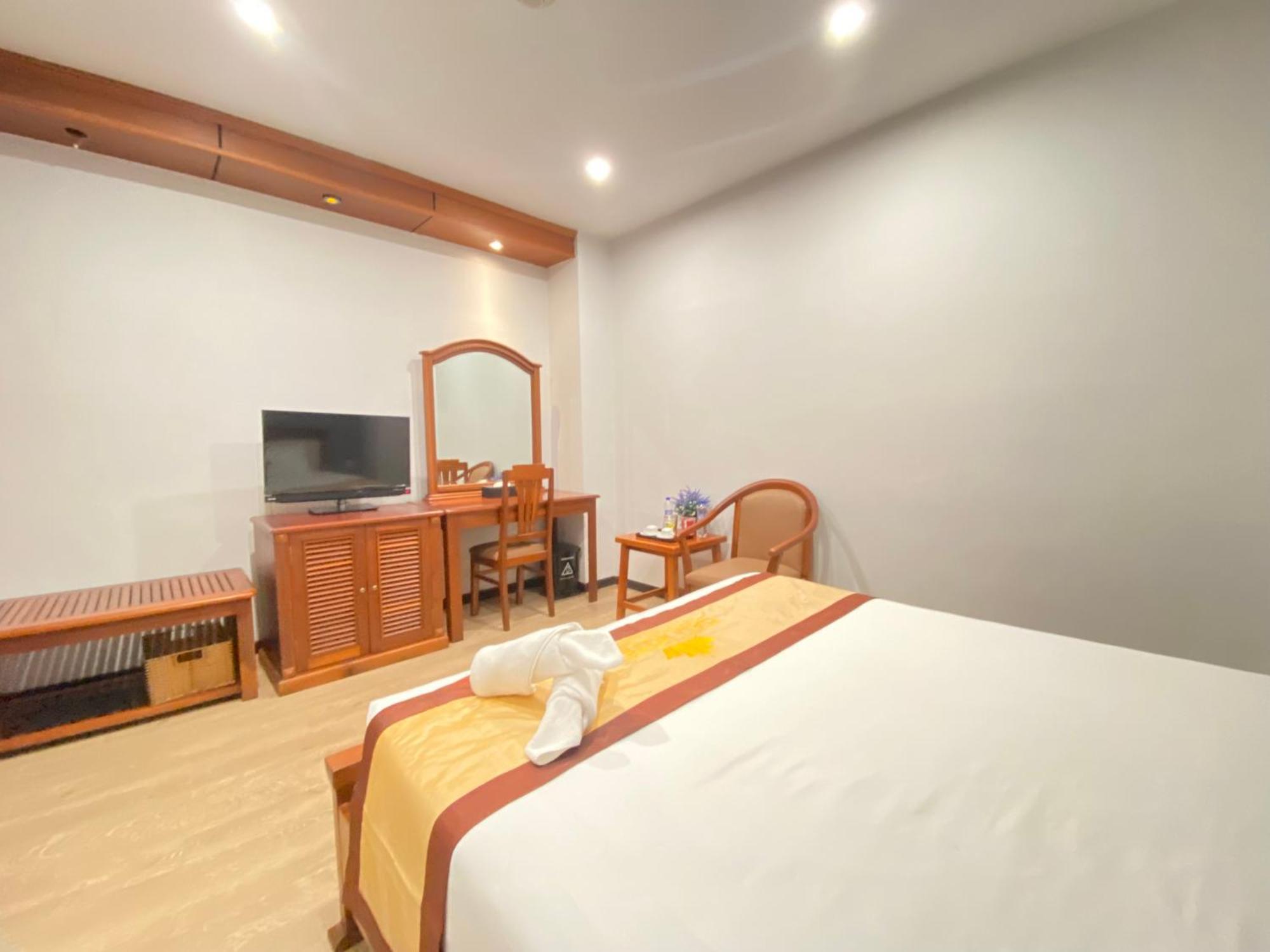 Cali Hotel Quy Nhon Buitenkant foto